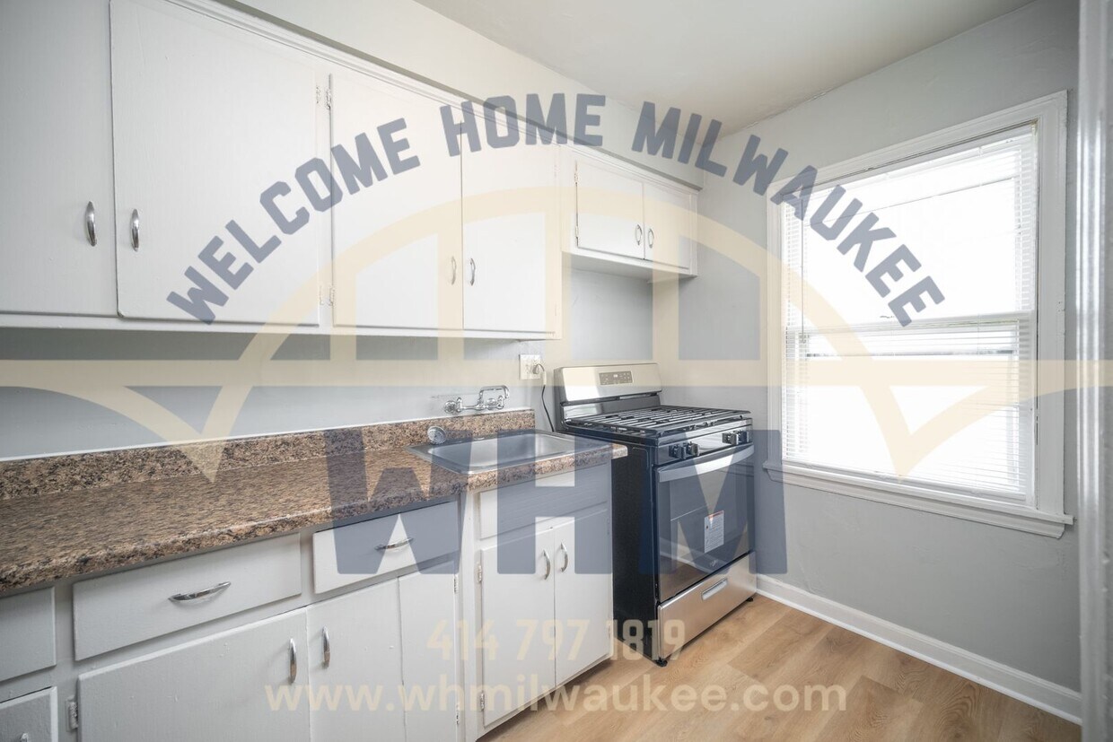 Primary Photo - AVAILABLE NOW! Welcome to this Beautiful 2...