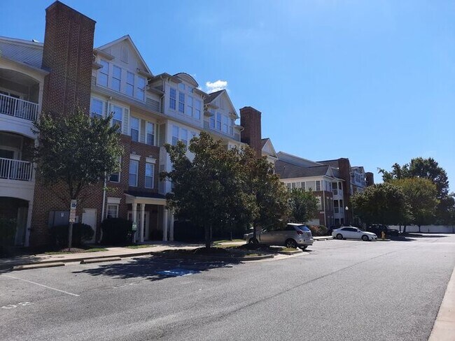 Building Photo - 600 Edelen Station Pl