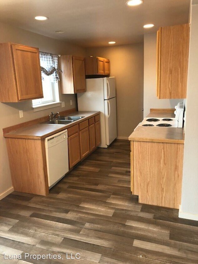 Primary Photo - 3 br, 2 bath House - 1015 N River Rock Dr