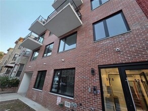 Building Photo - 526 56th St