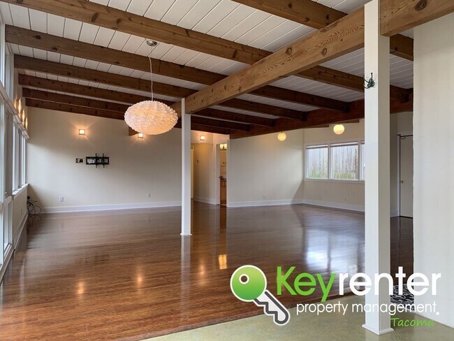 Building Photo - One of a Kind Rambler in the Heart of Ruston!