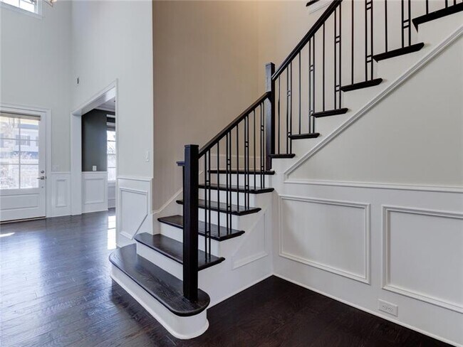 Building Photo - 3544 Strath Dr