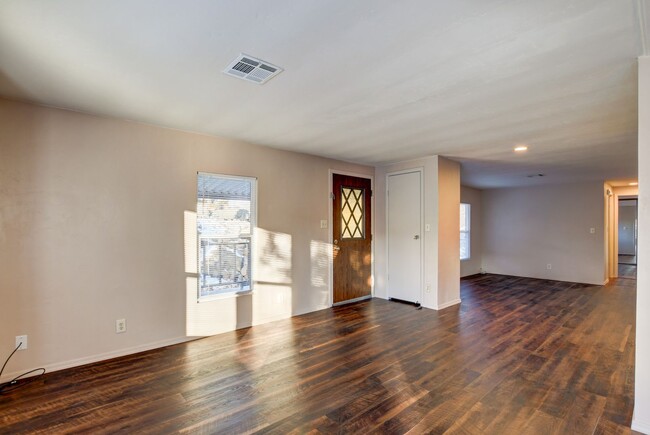 Foto del edificio - 2 bed, 2 bath Home in Prescott!