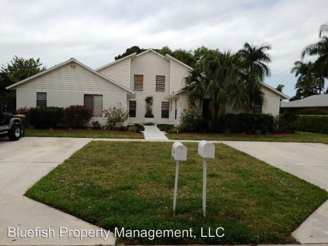 Primary Photo - 165 Crown Dr