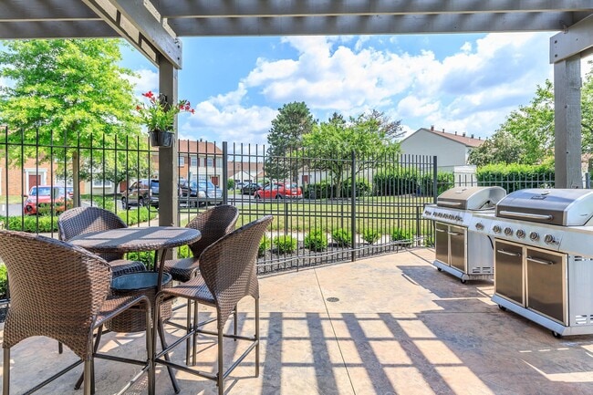 Building Photo - Park Club Townhomes