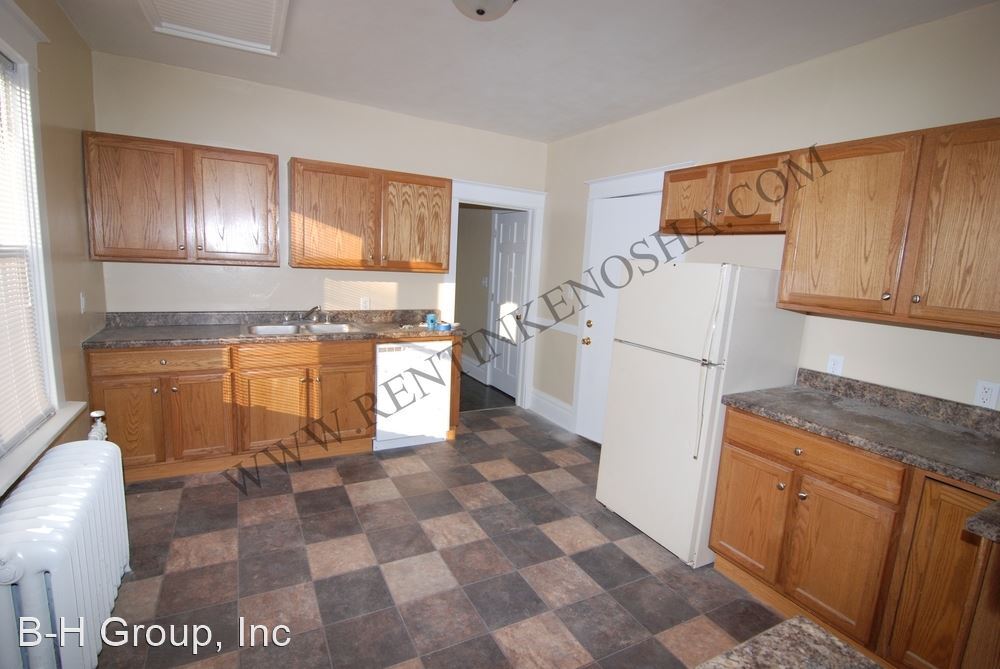 Primary Photo - 2301 52nd St