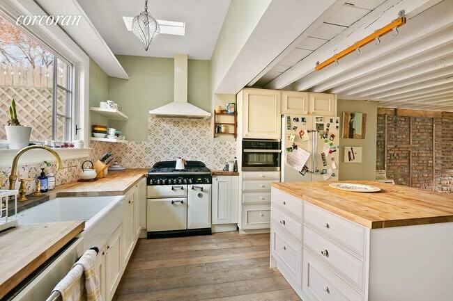 Foto del edificio - 291 14th St