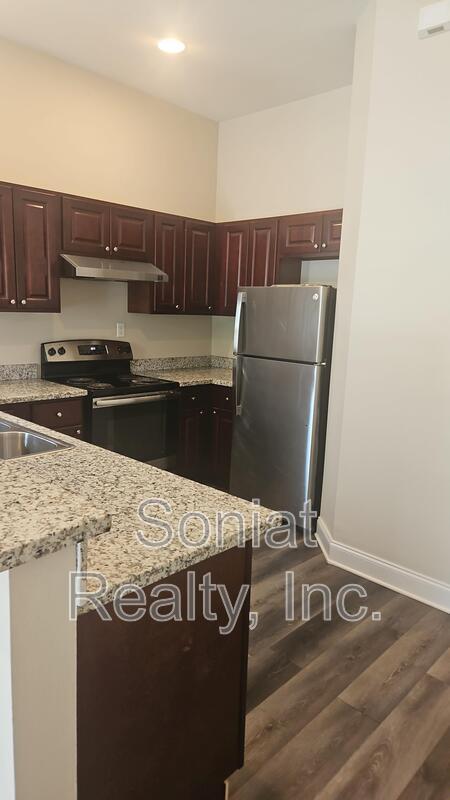 Building Photo - 2515 Mazant St
