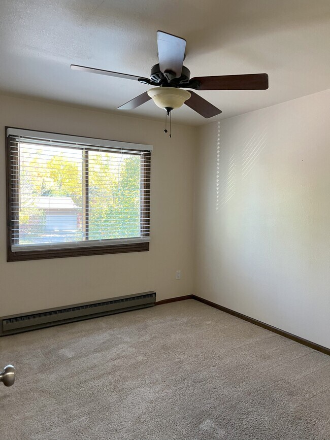 Building Photo - 2631 Brookwood Dr
