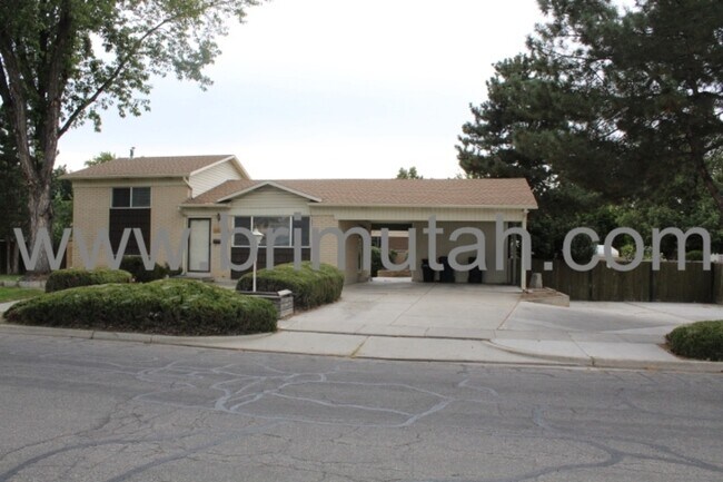 Foto del edificio - 602 Pioneer Ave