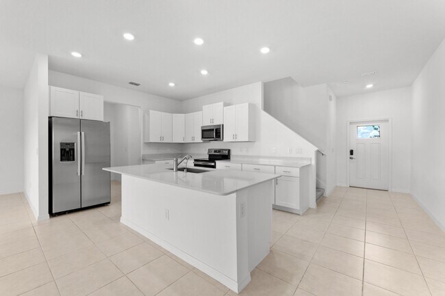 Foto del edificio - Stunning Large Mirada Townhome; 3 BR + LOFT / 2.5 BA/ 2 Car Garage-2300+ SF!