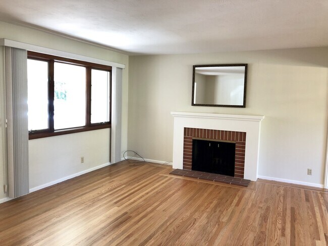 Foto del edificio - 4044 Cayente Way