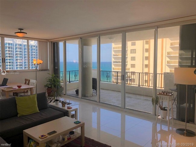 Building Photo - 2 br, 2 bath  - Florida Tower Condo