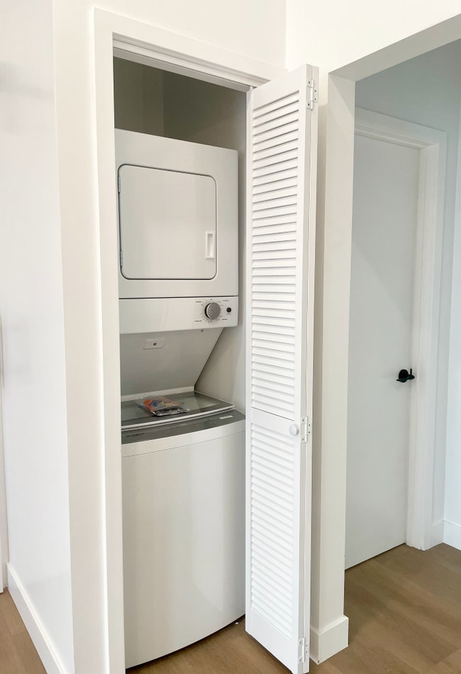 In-unit stackable washer and dryer - 4553 Central Ave