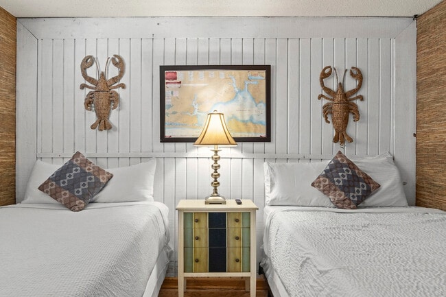 Building Photo - 4000 Gulf Terrace Dr