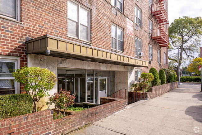 Building entrance - 2685 Homecrest Ave