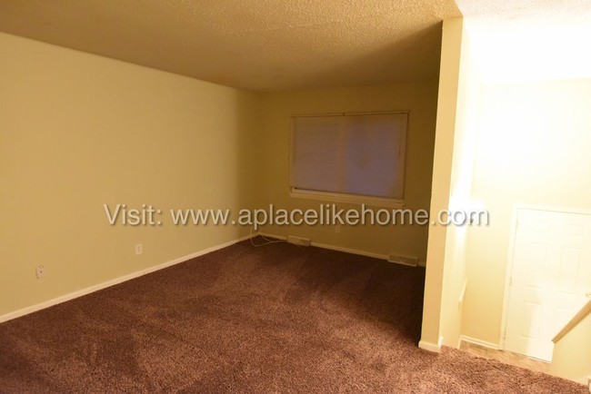 Building Photo - 318 S 73rd Dr Kansas City KS 66111