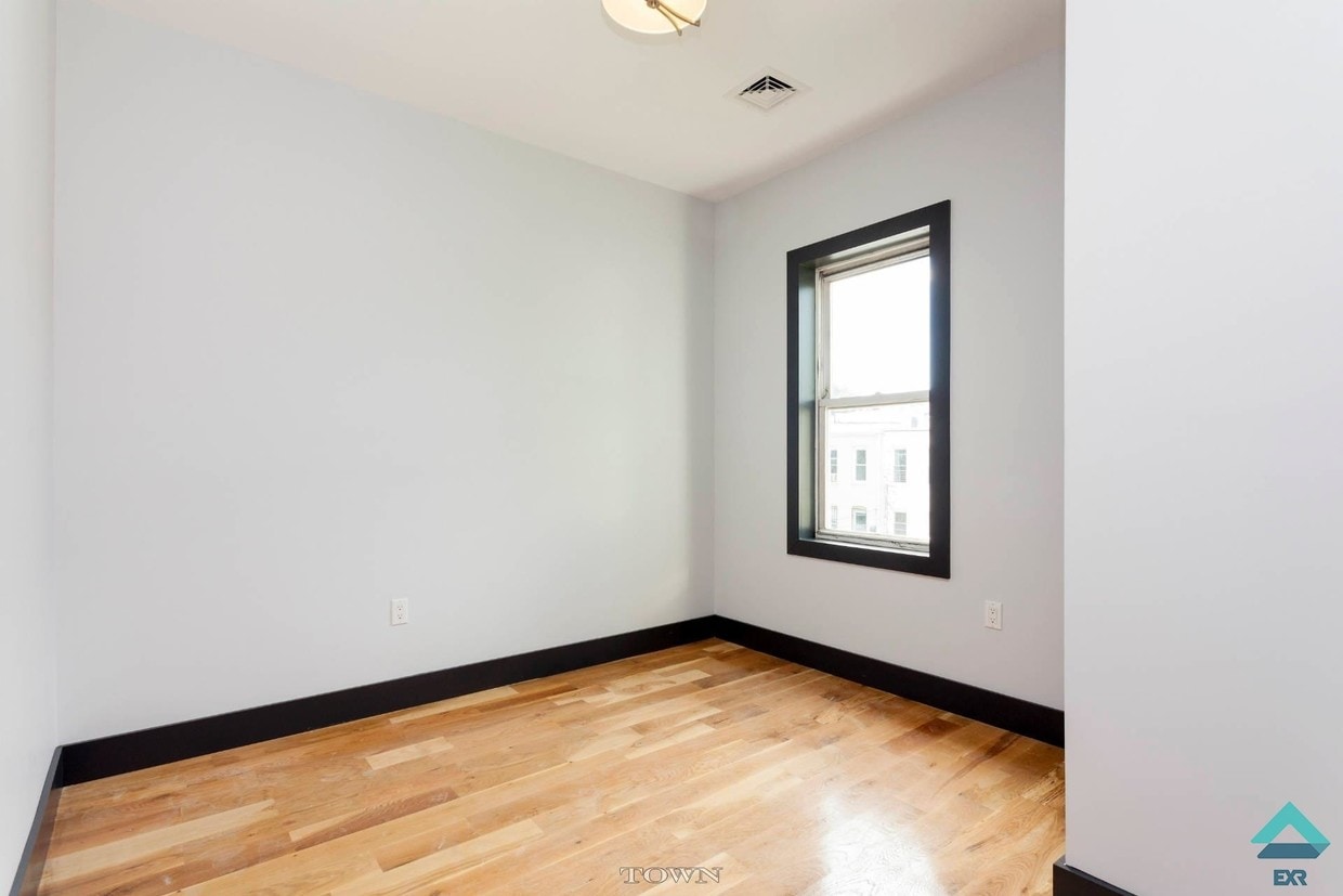 Primary Photo - 1322 Prospect Pl