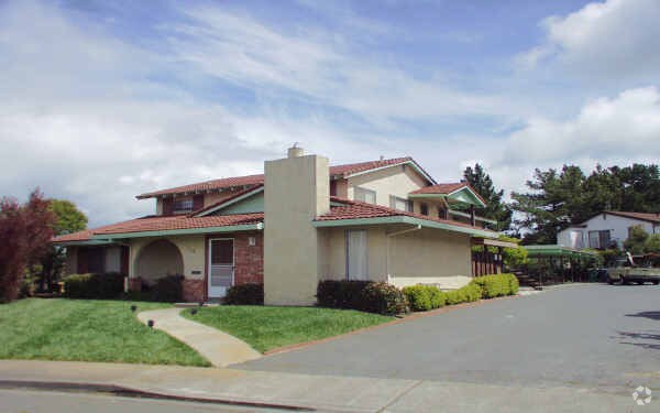 Foto del edificio - 730 Pope Dr