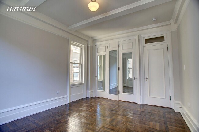Building Photo - 250 W 104th St