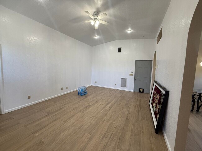 Foto del edificio - 5470 Colbright Rd