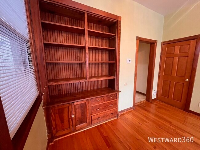 Foto del edificio - 3110 N Kenmore Ave