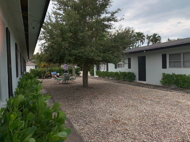 Foto del edificio - 627 92nd Ave N