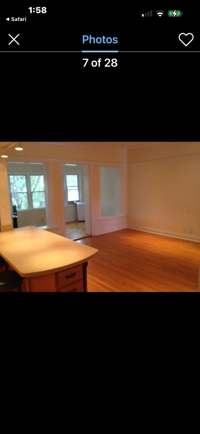 Foto del edificio - 1305 W Newport Ave