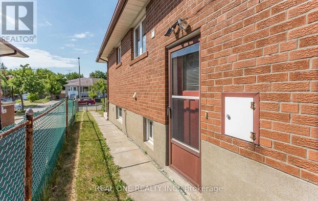 Photo du bâtiment - 1161 Shadeland Dr