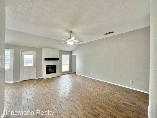 Building Photo - 3 br, 2 bath House - 1908 Stratford Drive