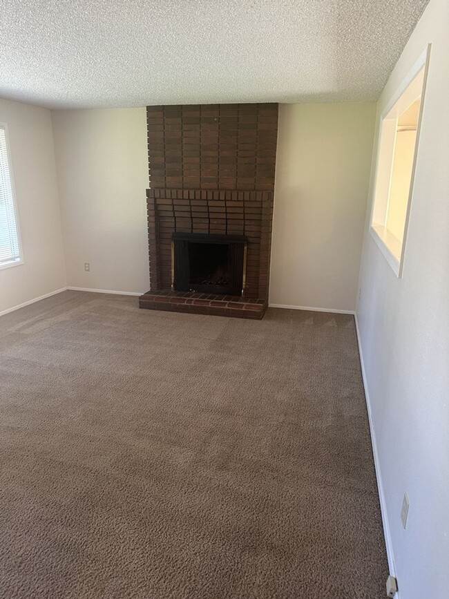 Foto del edificio - Three Bedroom Ranch with Large Yard!