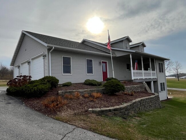 Building Photo - N3530 County Rd G