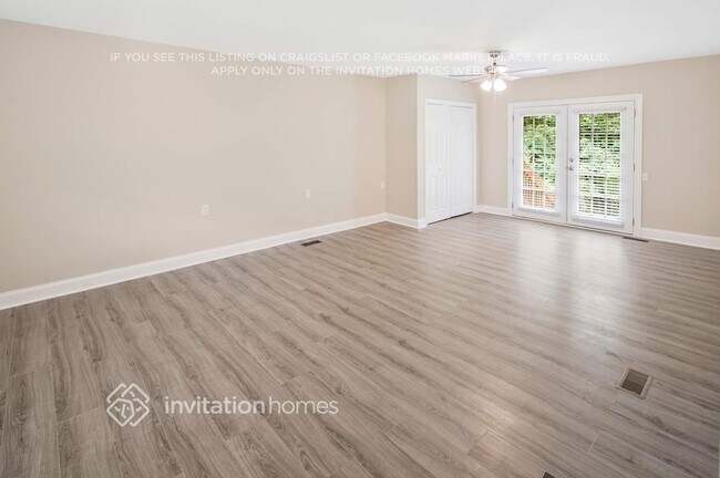 Foto del edificio - 6205 King George Dr