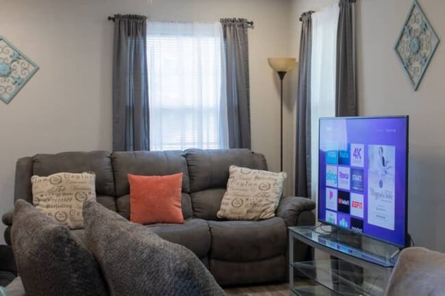 Building Photo - 3938 Edgewood Cir