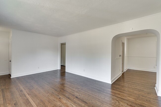 Foto del edificio - Four Bedroom Two Bathroom House