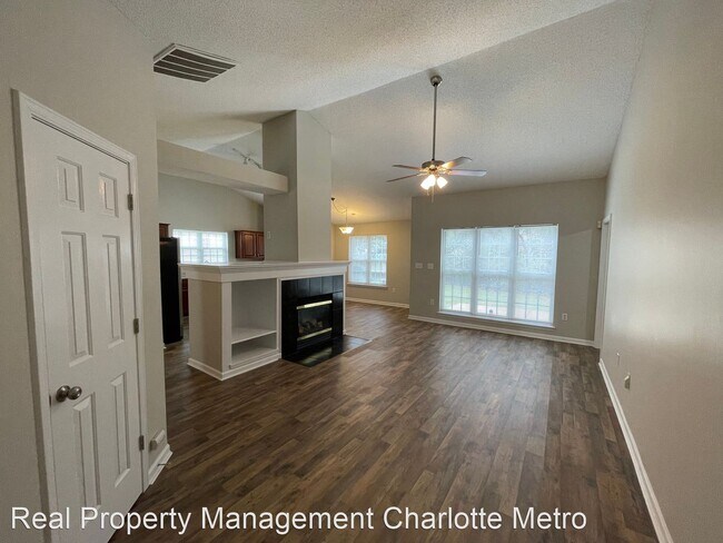 Foto del edificio - 3 br, 2.5 bath House - 11616 Placer Maple ...