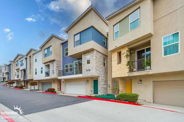 Foto principal - Modern 2Bdm 2.5Ba Condo in ViewPointe Comm...