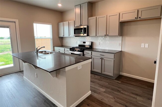 Foto del edificio - 7729 Westhall Pl
