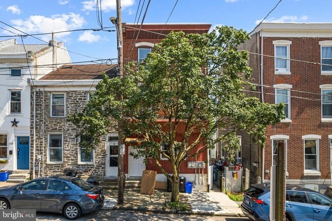 Building Photo - 206 Ripka St