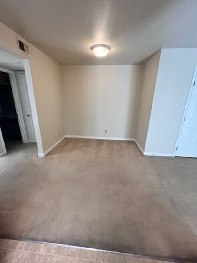 Foto del edificio - One Bed Condo in Southwest