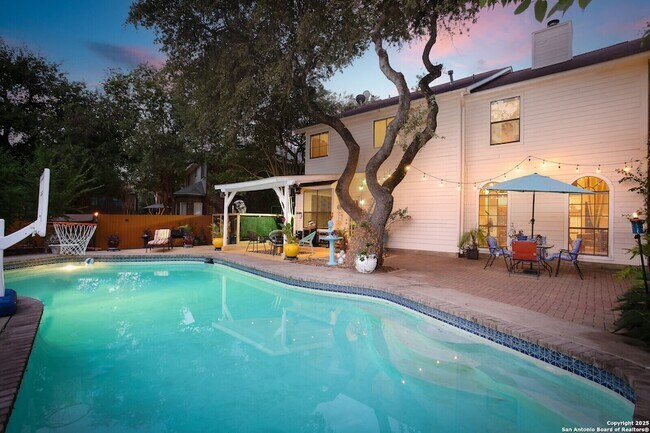 Foto del edificio - 6407 Lost Arbor Cir