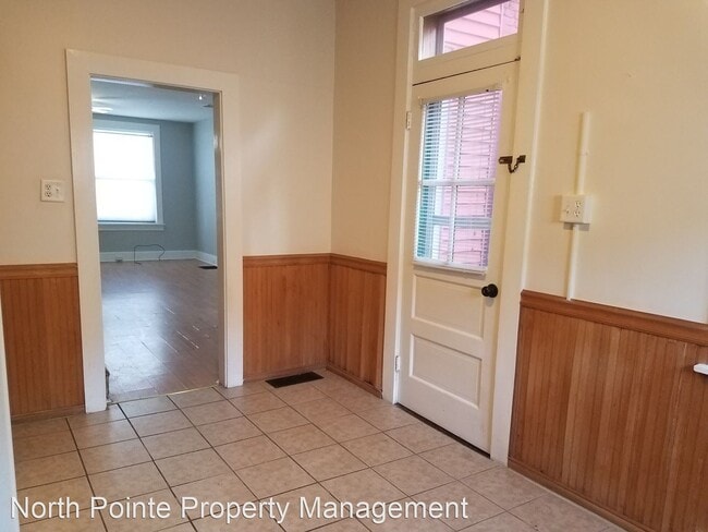 Building Photo - 3 br, 1 bath House - 218 N. Marshall St.