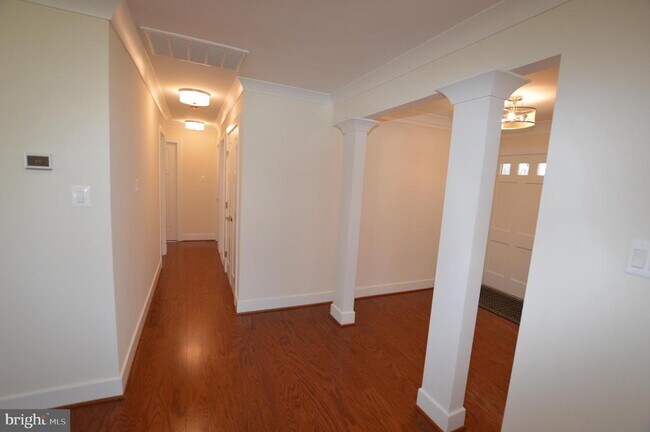 Building Photo - 12116 Whitehall Dr