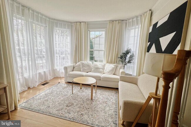 Foto del edificio - 40440 Milford Dr