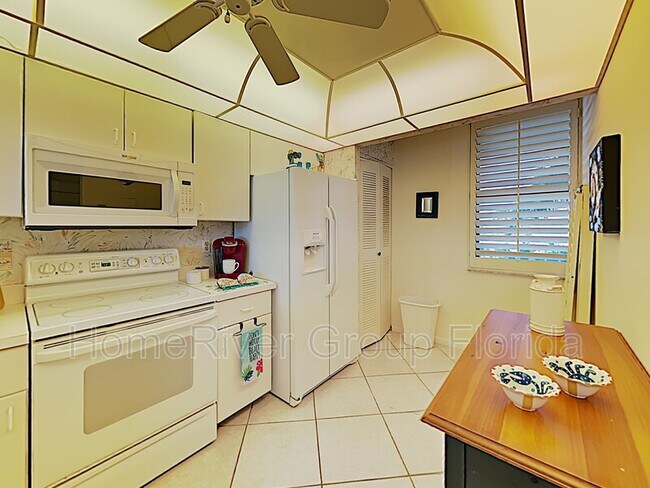 Foto del edificio - 380 Seaview Ct