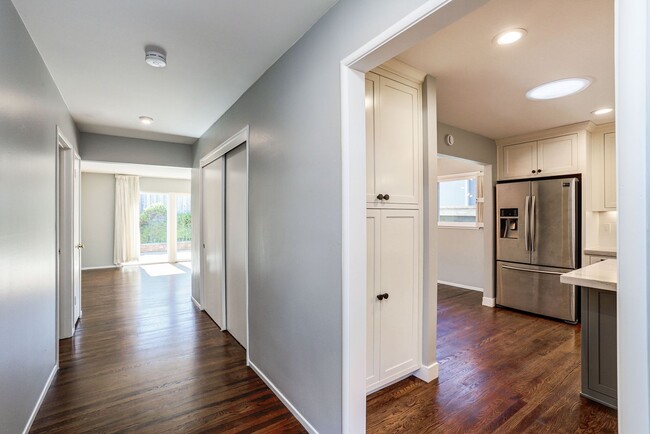 Building Photo - 3 Bed / 2 Bath San Bruno home in highly so...