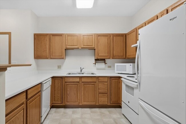Building Photo - 801 N McLean Blvd
