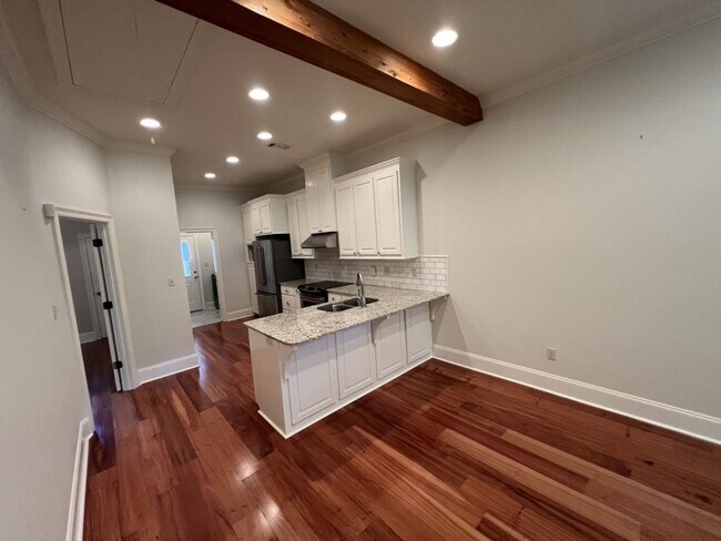 Foto del edificio - Trendy, 2 bedroom, 2 bathroom townhouse lo...