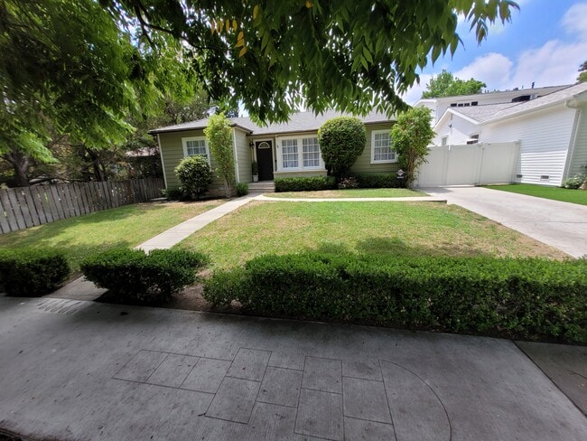 Building Photo - 4731 Camellia Ave
