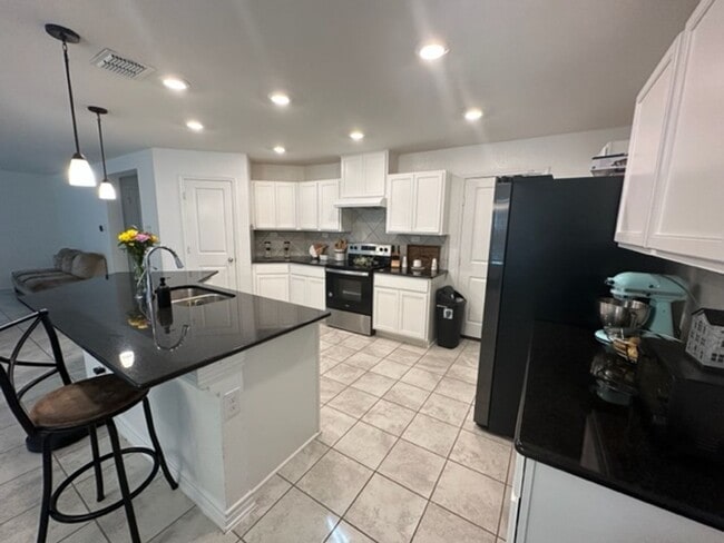 Building Photo - Coming soon... Beautiful 3 bedroom 2 bath ...